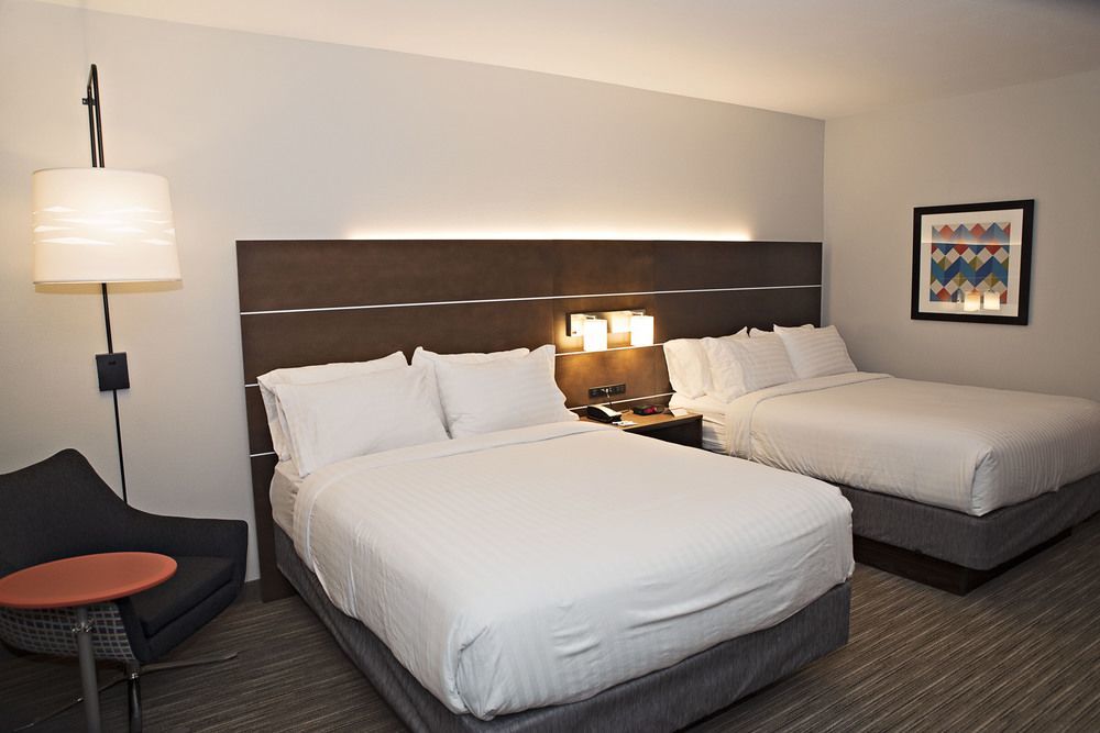 Holiday Inn Express & Suites - Rantoul By Ihg Eksteriør billede